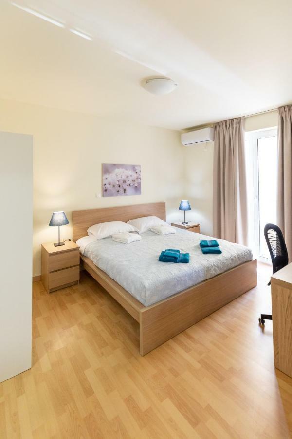 Apartment Kyniska Urban Athen